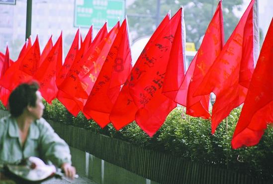 新时代文明实践 | “爱心车厢” 载爱前行