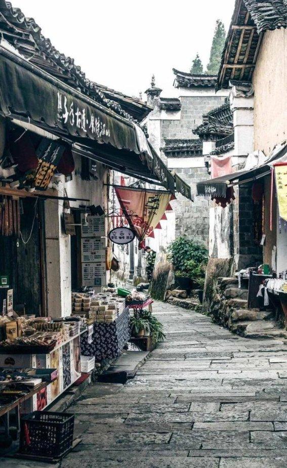 逃离违建房屋8